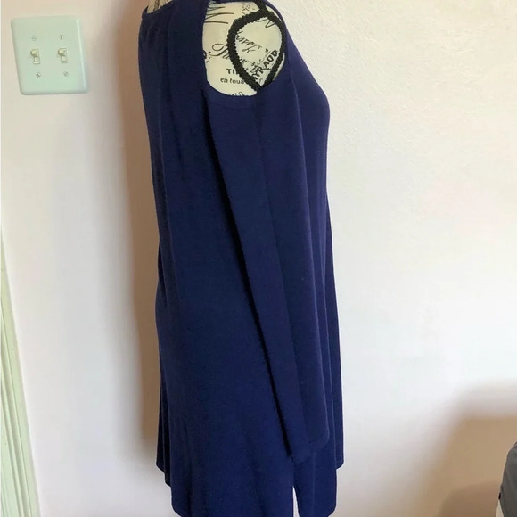 Womens Neiman Marcus navy knit   cold shoulder pullover tunic‎ M - Picture 4 of 6
